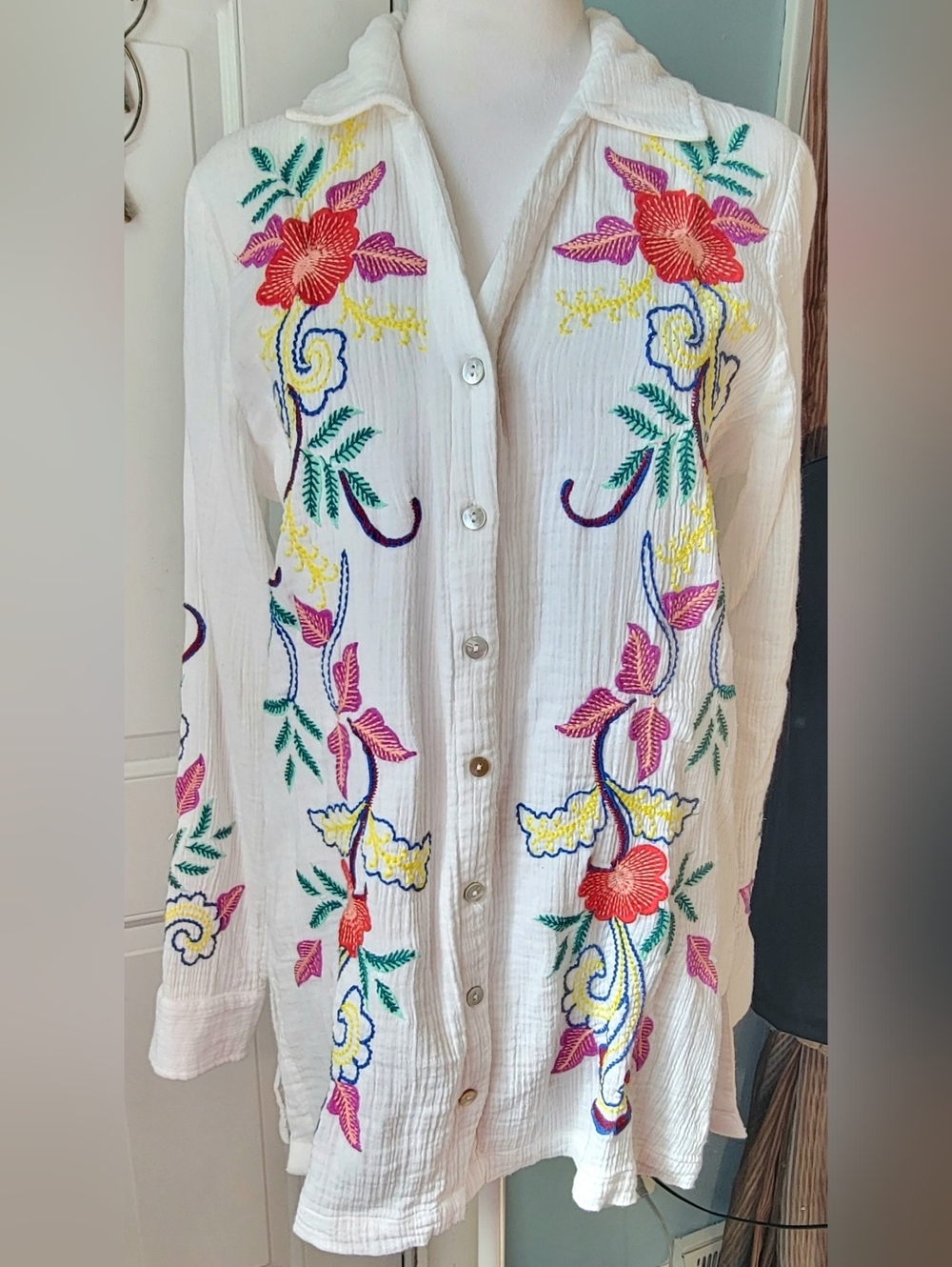 Soft Surroundings White Button-Down Shirt with Multicolor Floral Embroidery